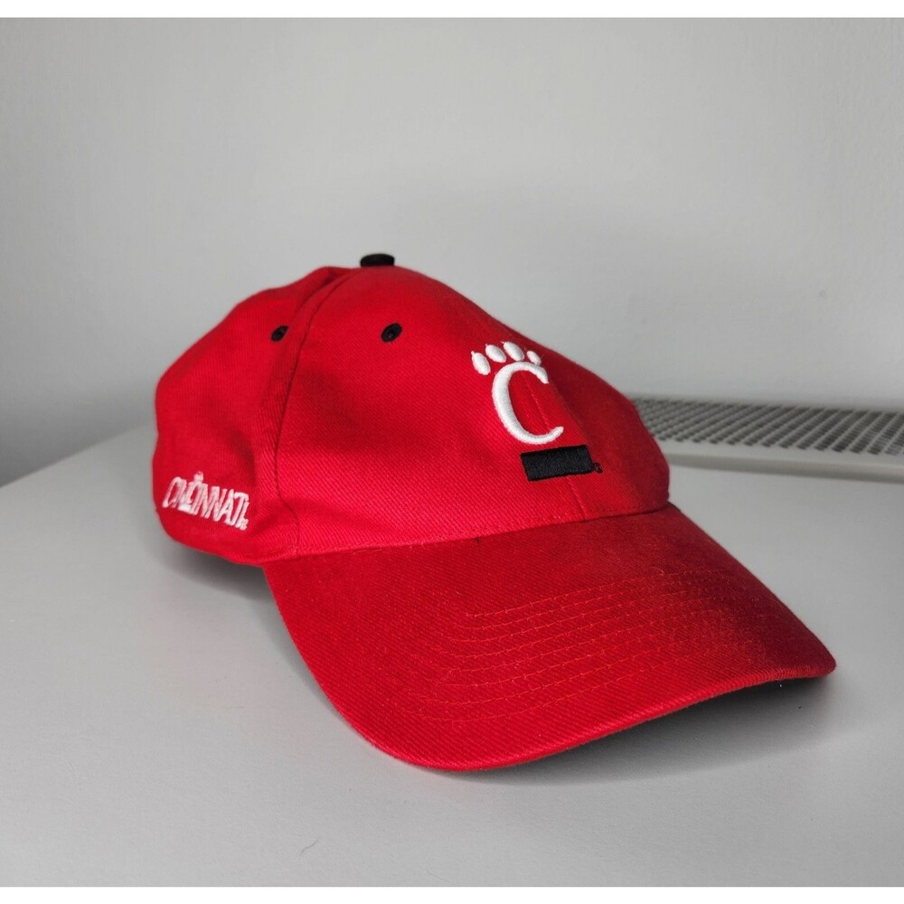 UNIVERSITY OF CINCINNATI BEARCATS RED STEVE & BARRY ADJUSTABLE VELCRO HAT CAP